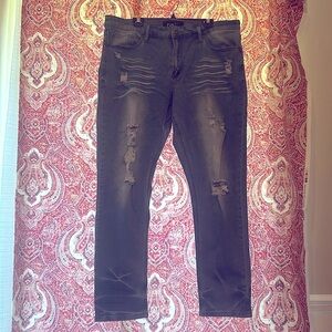 Men’s W40 X L32 Rue 21 blue jeans a w/holes